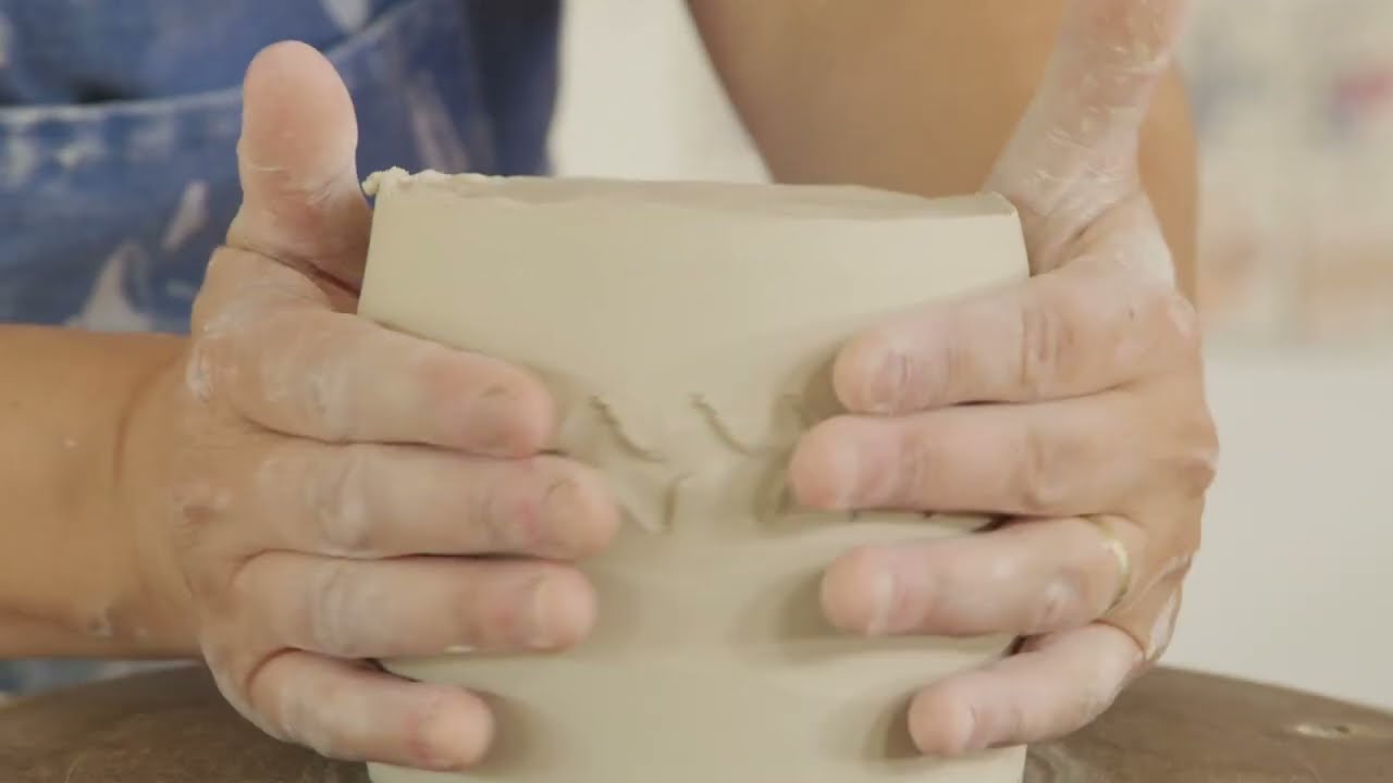 Sharp Tools, Sharper Skills: Ayumi Horie Demonstrates Dry Throwing