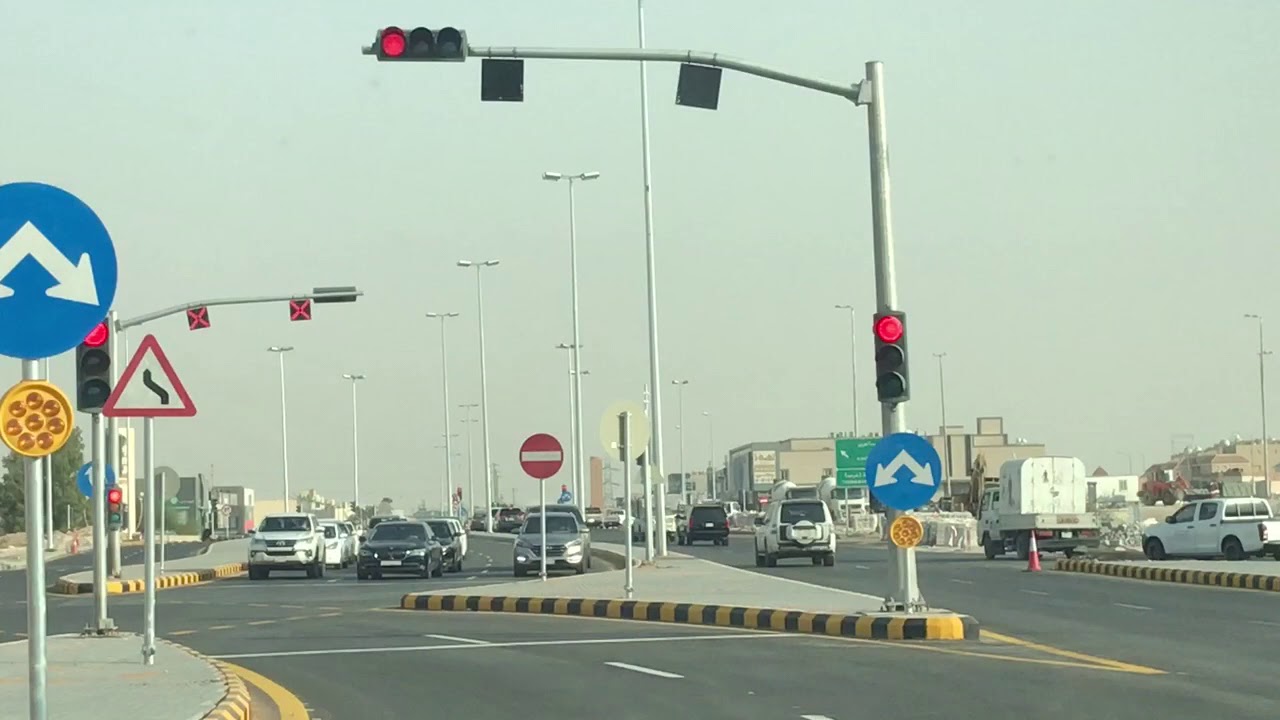 جوله في تقاطع طريق الملك عبدالعزيز مع طريقي الثمامة، و الامام سعود بن فيصل