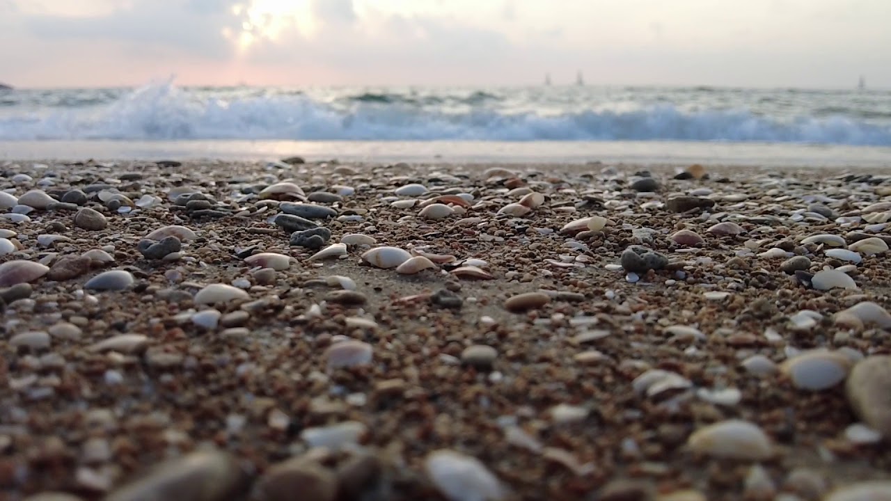 DJI pocket 2 slow motion test footage, beach, sand and sea waves