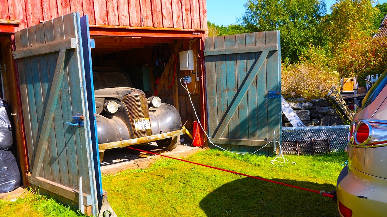 90 År Gammal Bil Rör Sig För Första Gången På 20+ År