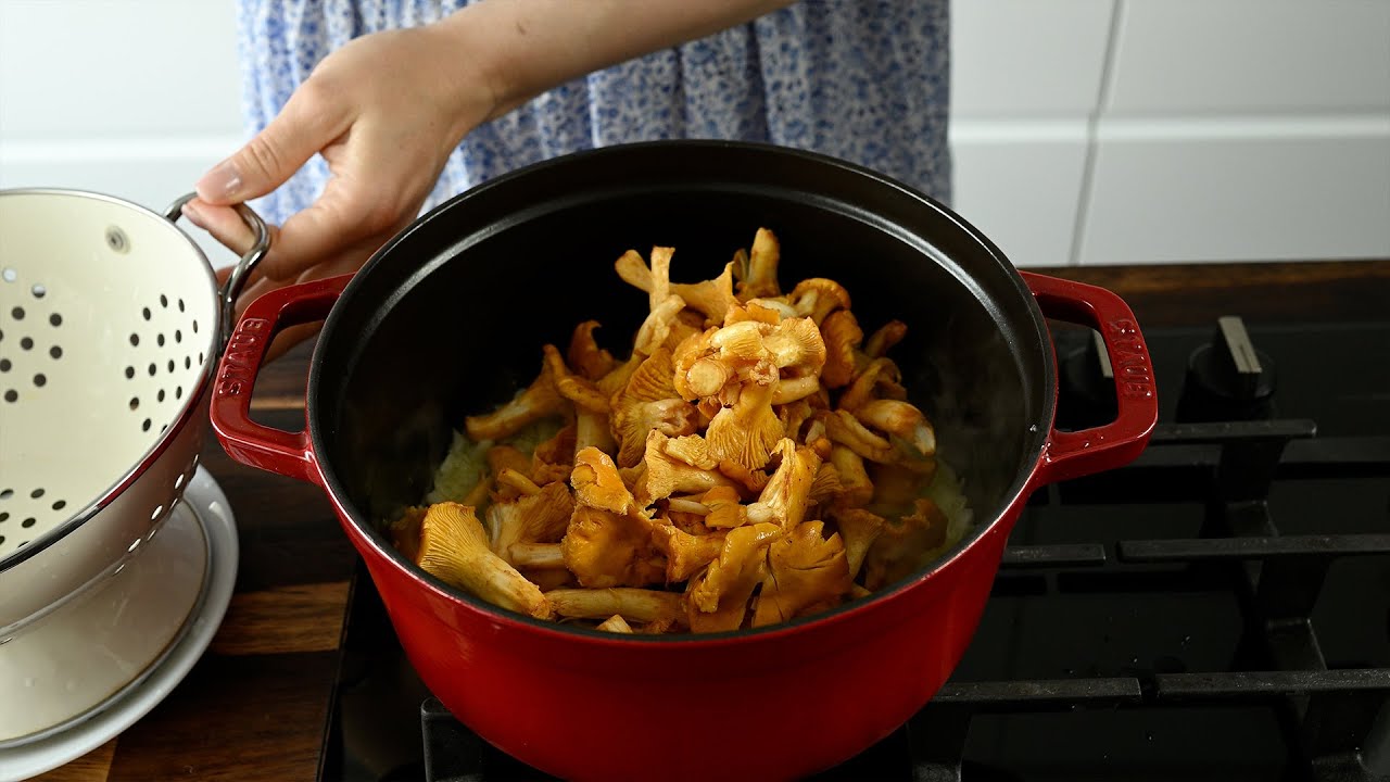 Этот рецепт супа из лисичек настолько вкусный, что я готовлю его каждый грибной сезон.
