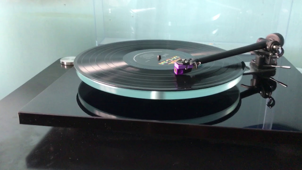 Rega P3 Nagaoka MP-200 B&W 683 S2 Rotel RA-1572