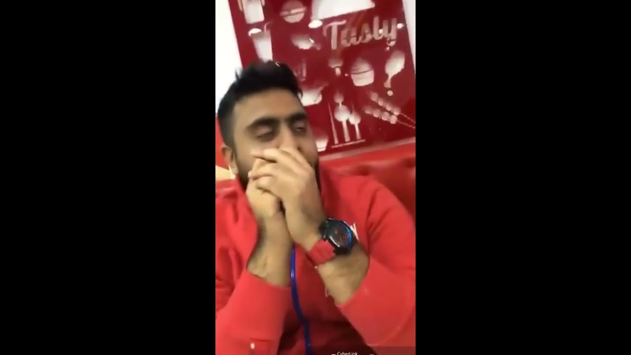 فهد العرادي هوشه مع عزيز بالمطعم