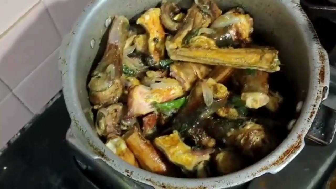 “Pyaar ho ya paya… slow-cooked hi acha lagta hai 😌”