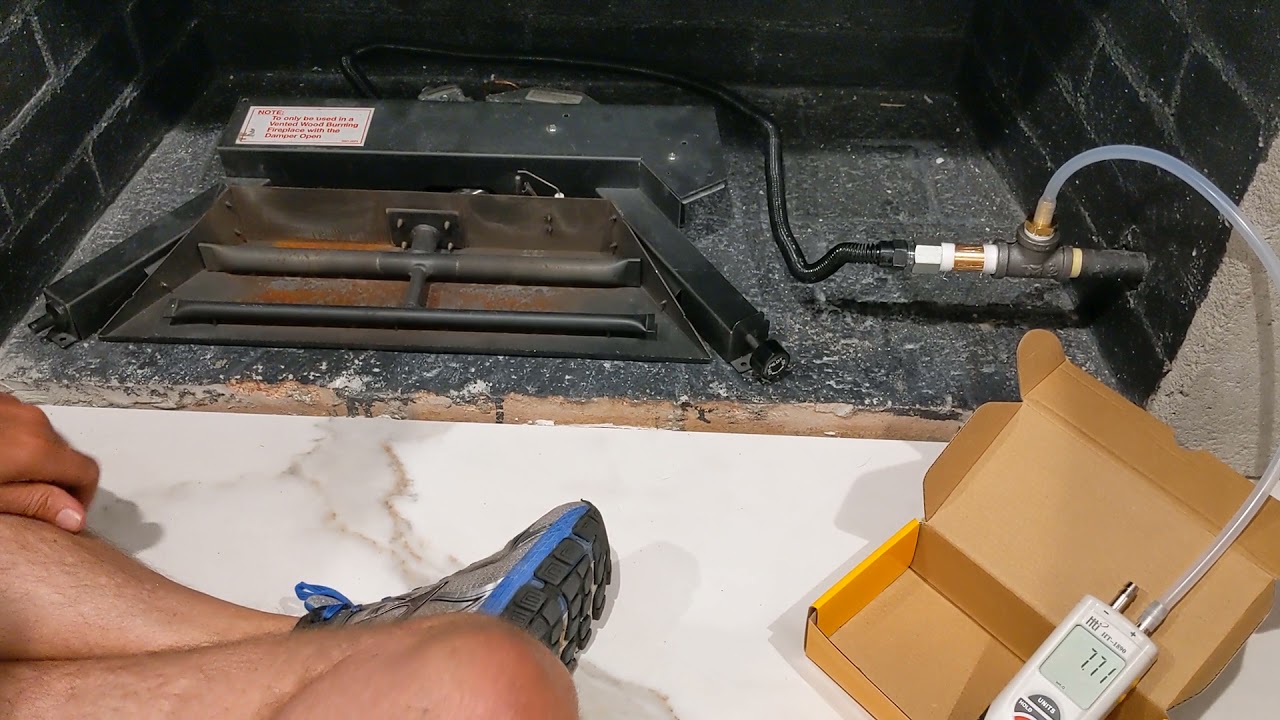 Fireplace burner gas pressure test using manometer