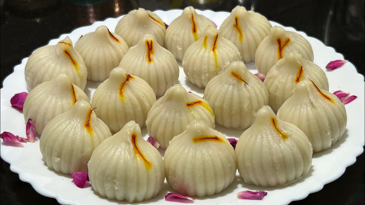सोप्या पद्धतीने उकडीचे मोदक – गणपती बाप्पासाठी खास मऊ, सुबक आणि चविष्ट!