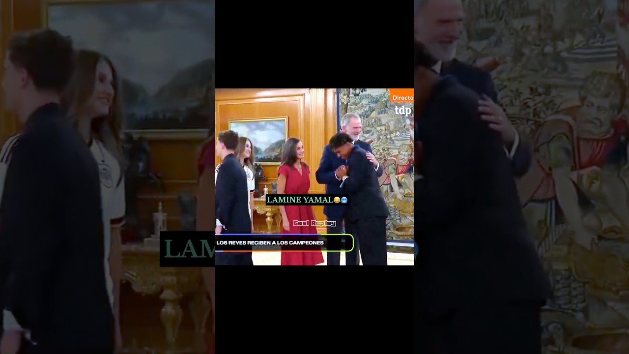 Spain players greetings with king of spain #lamineyamal #football #worldcup #spain #king