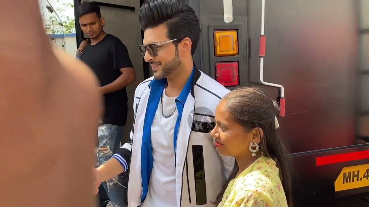More Respect To Karan Kundrra WATCH Till End | Karan Kundra Spotted At Dance Deewane Juniors Set
