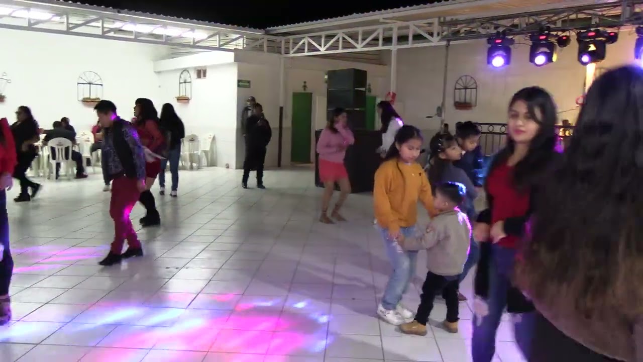 Al compás de la chilena 