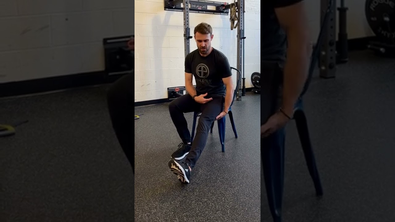 Seated sciatic nerve glide for traveling with sciatic nerve pain
