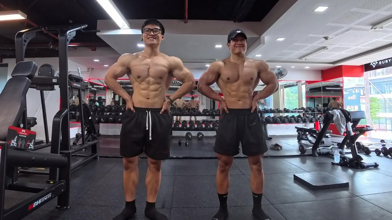 BULKING WEEK 5: TẬP NGỰC VỚI Á QUÂN APG PRO SHOW @SmallGym