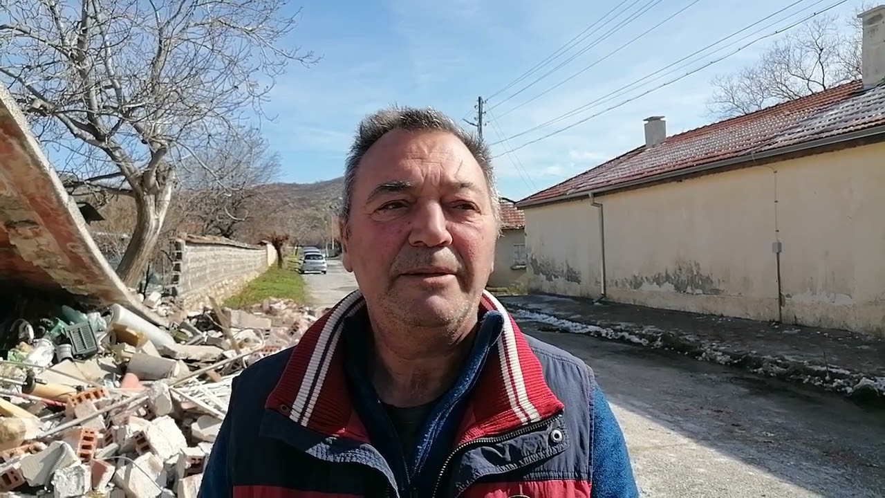 Семейство е в болница след взрив на газови бутилки и пожар в сливенското село Глушник