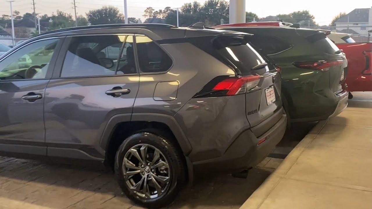Mua xe Toyota rav4 xle premium hybrid o Mỹ