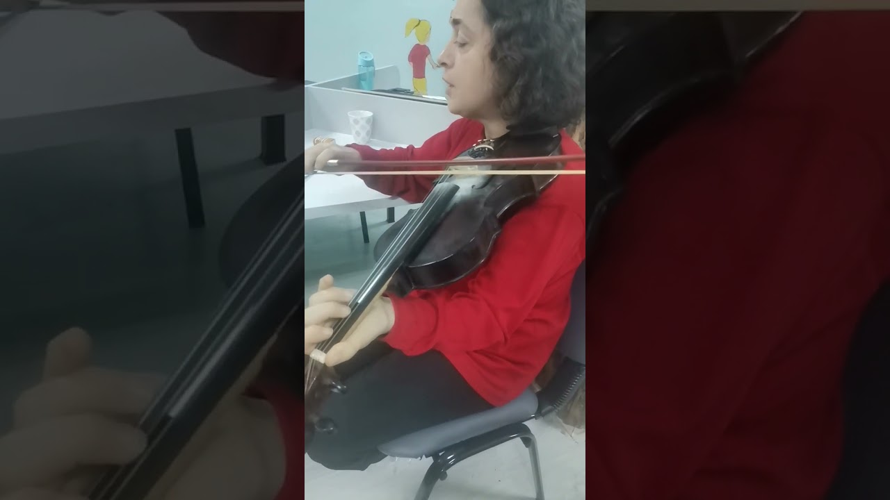 Kemanla Kapat Gözlerini Bak Yeşil Yeşil şarkısının çalınışı
