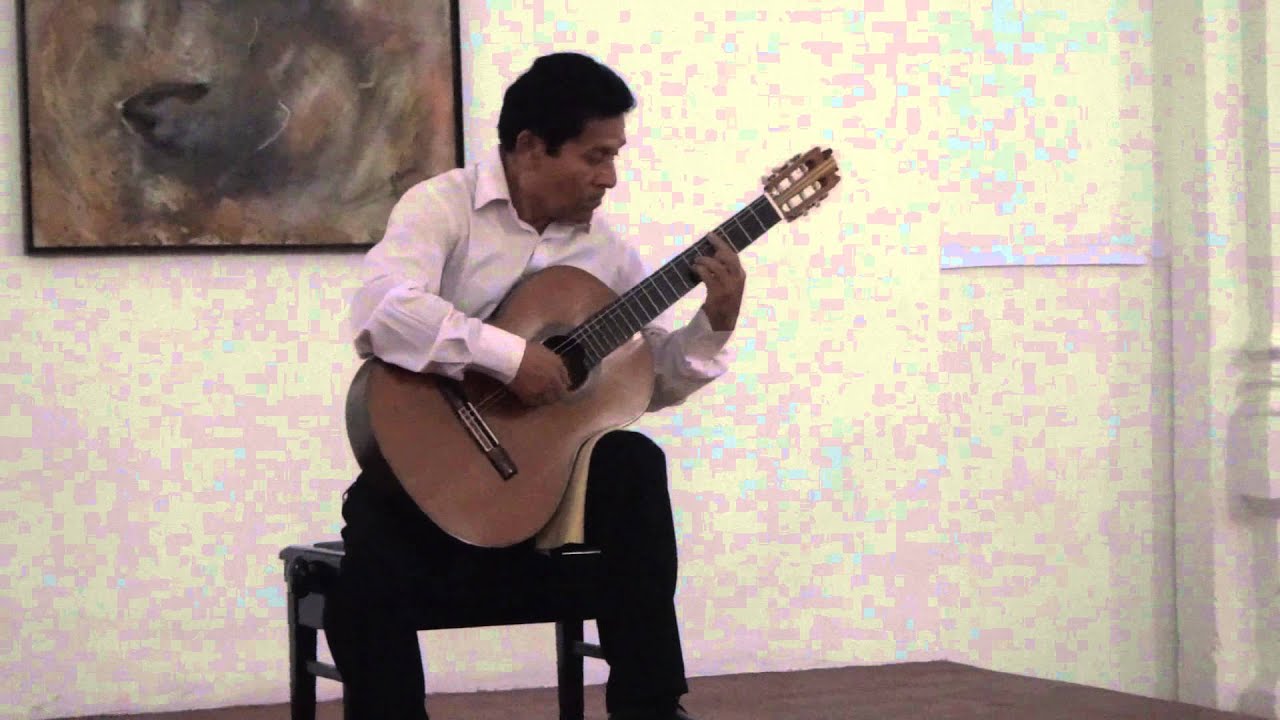 Valmore Nieves interpreta 