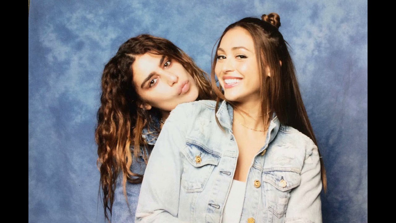 Lindsey Morgan - Gayest moments (mostly with Nadia Hilker)