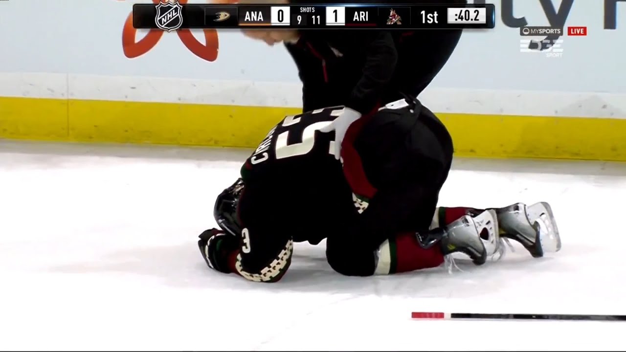 Gudas open-ice hit on Carcone