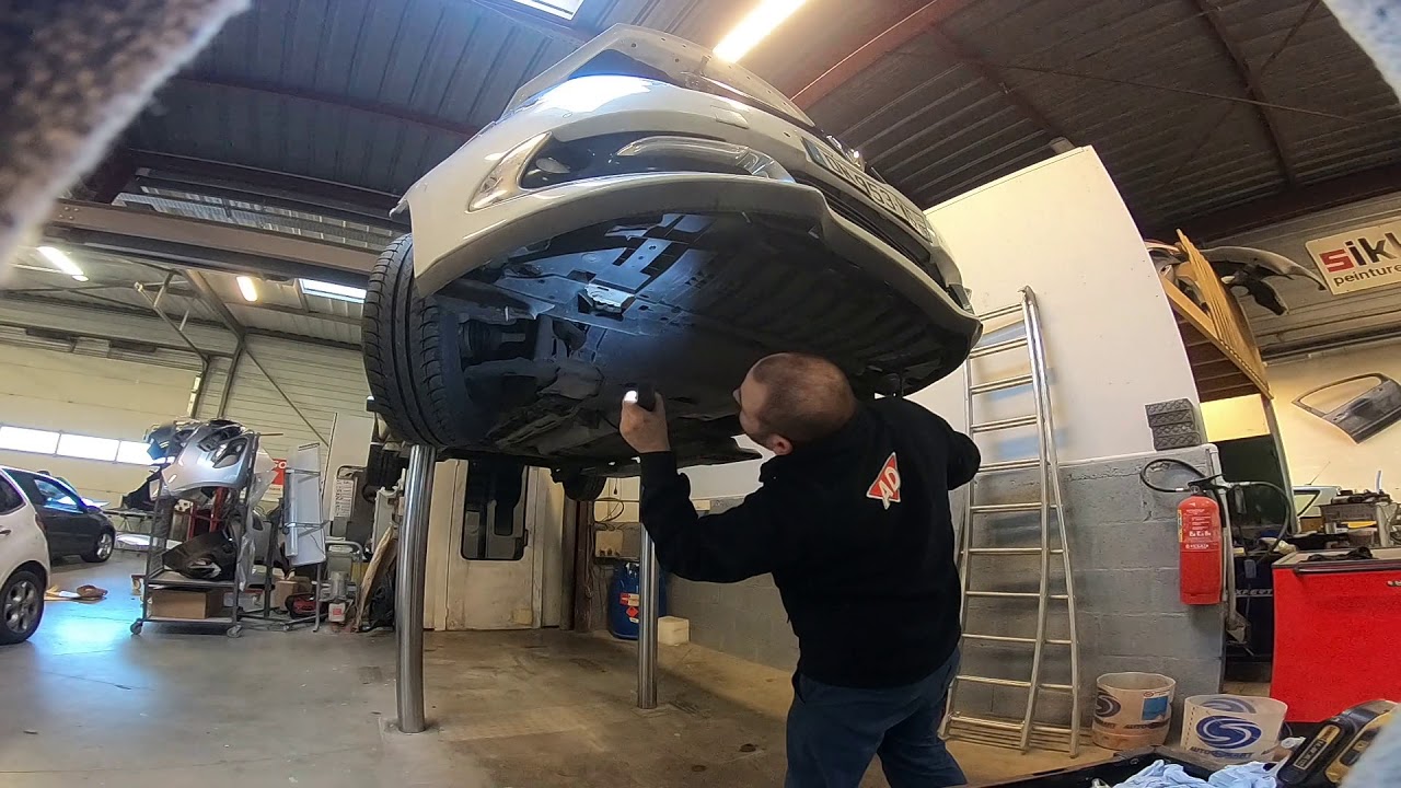 RENAULT SCENIC 3 DEMONTAŻ ZDERZAKA PRZEDNIEGO #MOTOWIZJA #RENAULT #SCENIC3