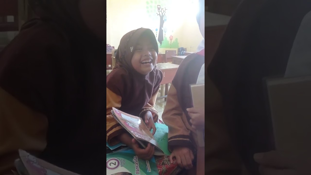 Di kls 2, materi keberagaman agama di Indonesia 