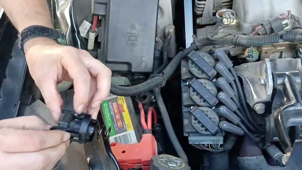 Замена клапана PCV на Pontiac Grand Prix 3.8L V6 2008 года выпуска.