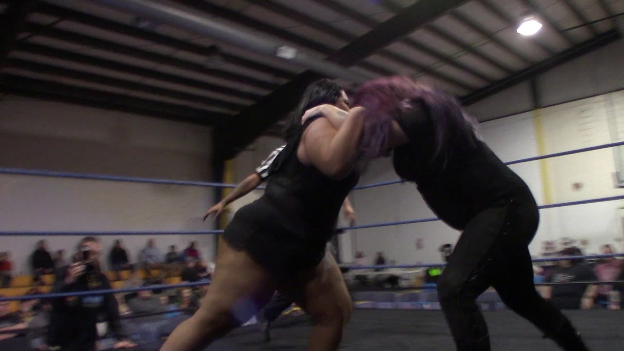 12-8=18 1CW Adrianna vs Kaci Dillion