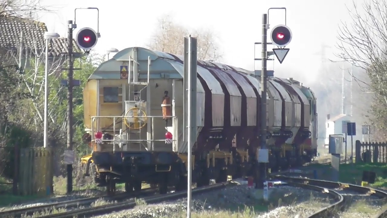 La locomotiva 345 si inceppa alla stazione di Lama Pezzoli