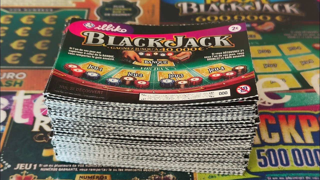 Grattage d'un carnet de Blackjack 😱🤑🍀🙂