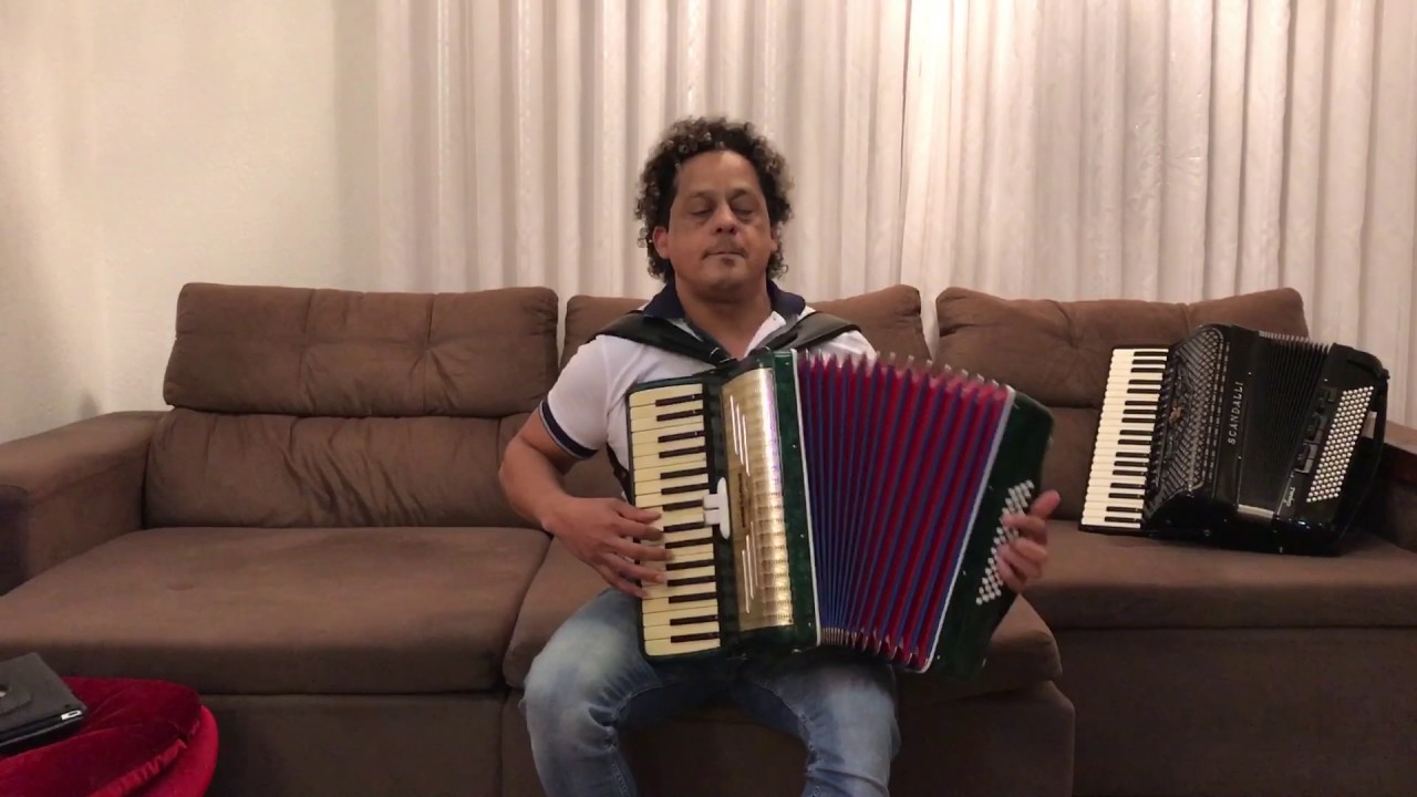 Demonstração acordeon 80b.