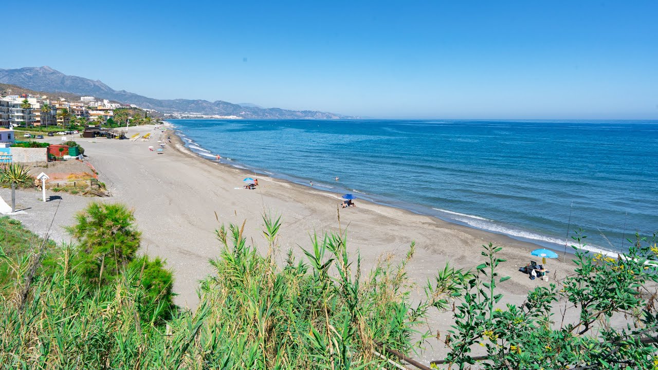Playa del Peñoncillo en Torrox, Málaga
