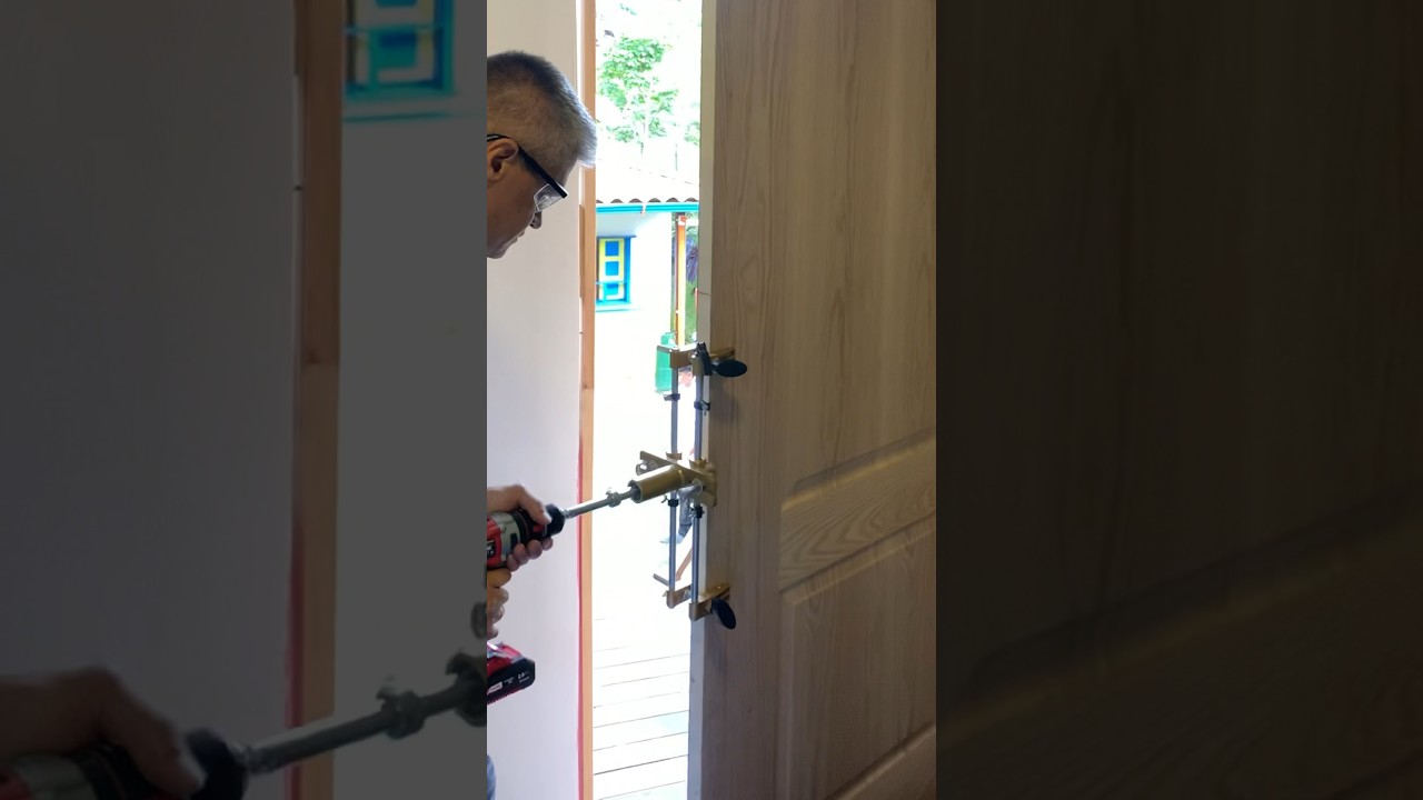 Gu&iacute;a broca para cerradura de incrustar