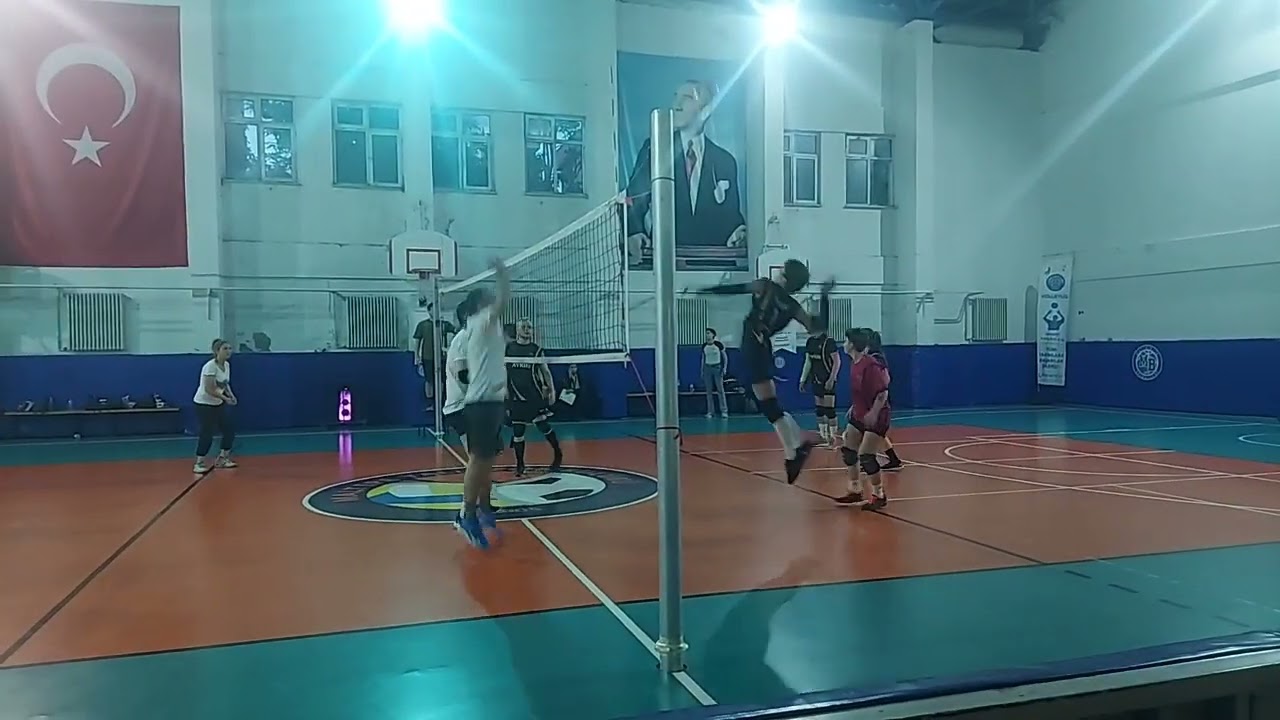 Phoenix VT 2 - 1 Aykırı VT / Volleylig Bahar Sezonu B Grubu