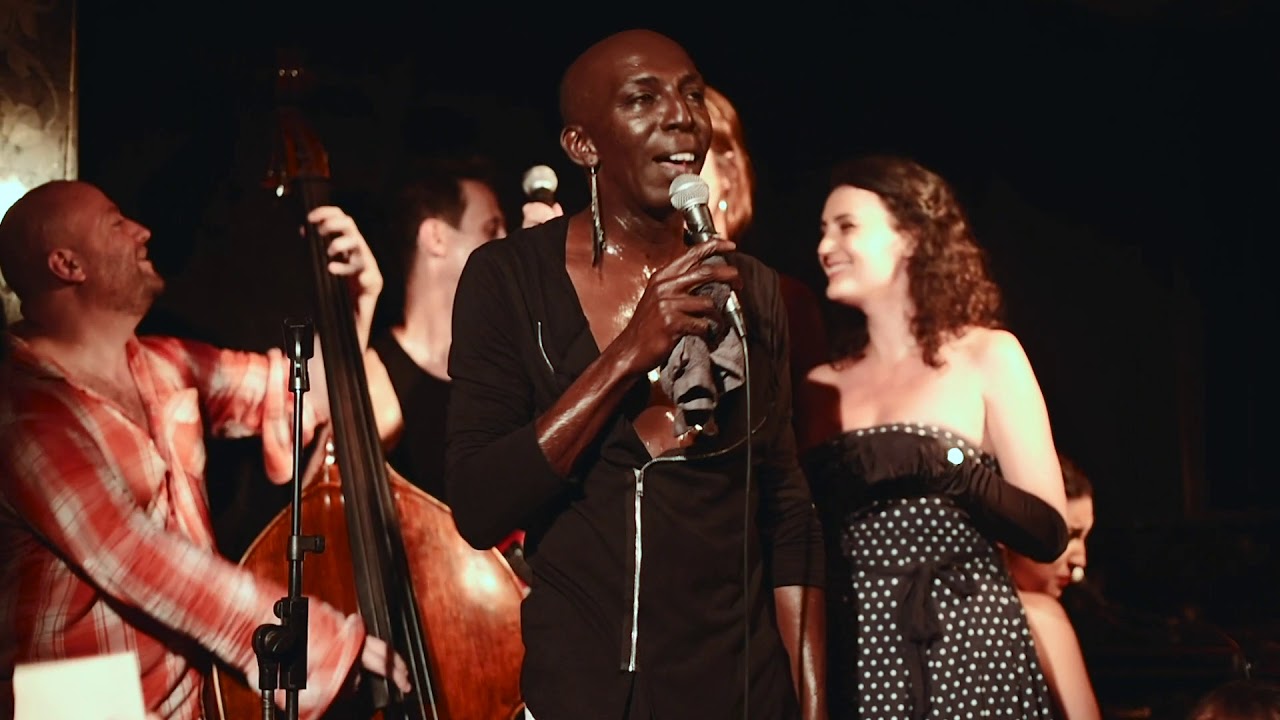 L'Immense Petit Cabaret - Pluie Violette