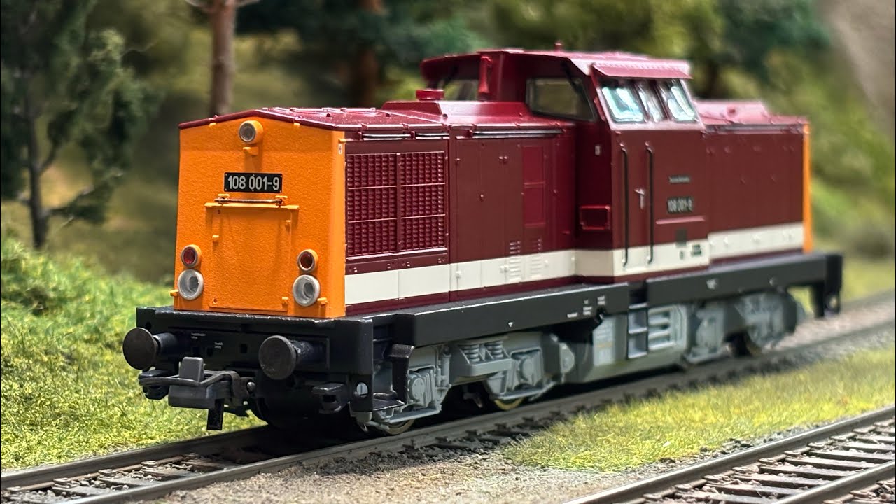 Roco Diesellok 108 001-9 DR - 70817 / V100 BR 110 H0 Rangierlok Modelleisenbahn HO / Neuheit 2025