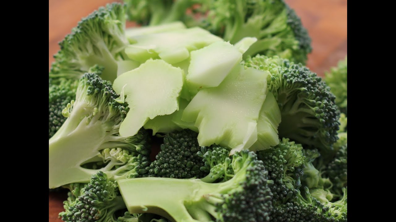 How To Cut Broccoli - Chef Tom