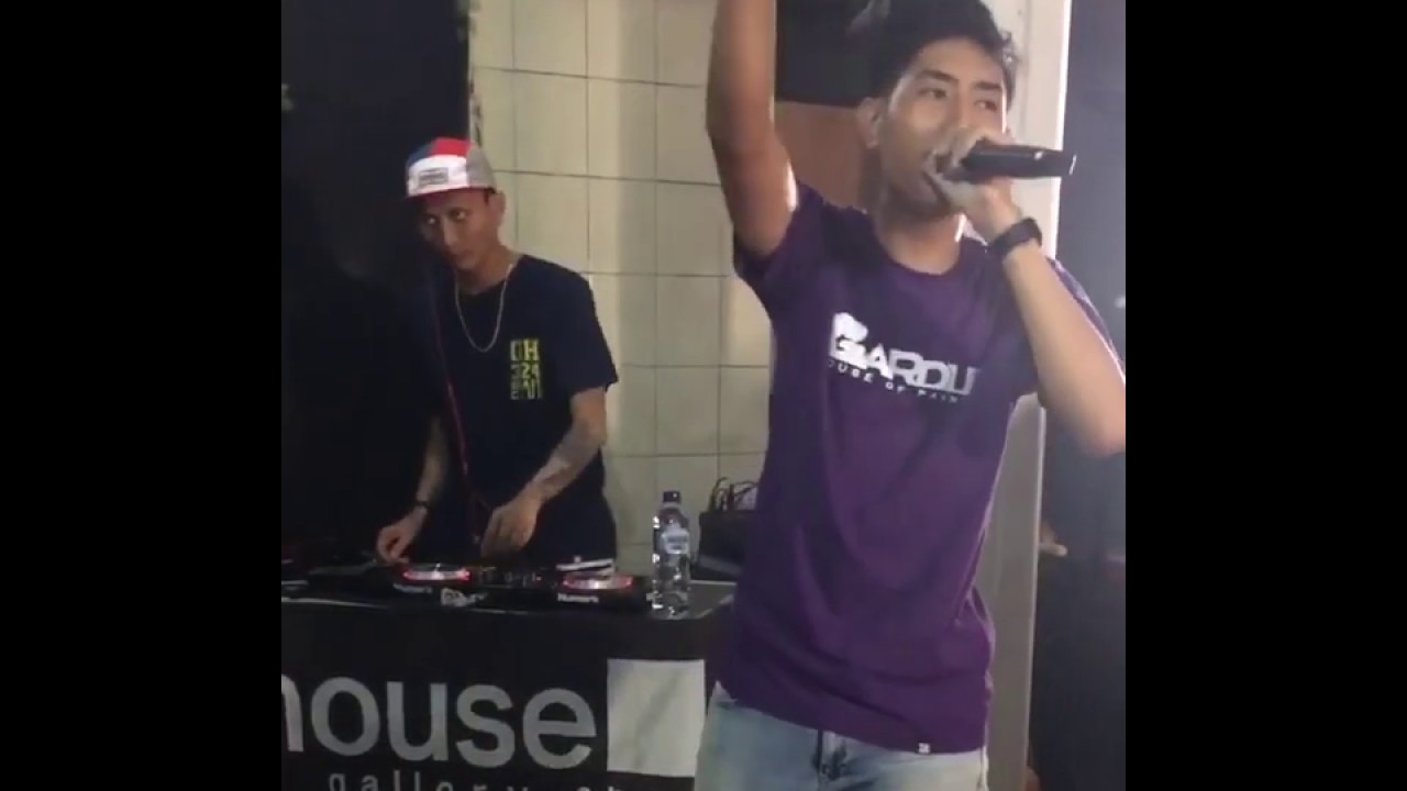 Dzulfahmi Live at Gardu House | Romantika Mahasiswa