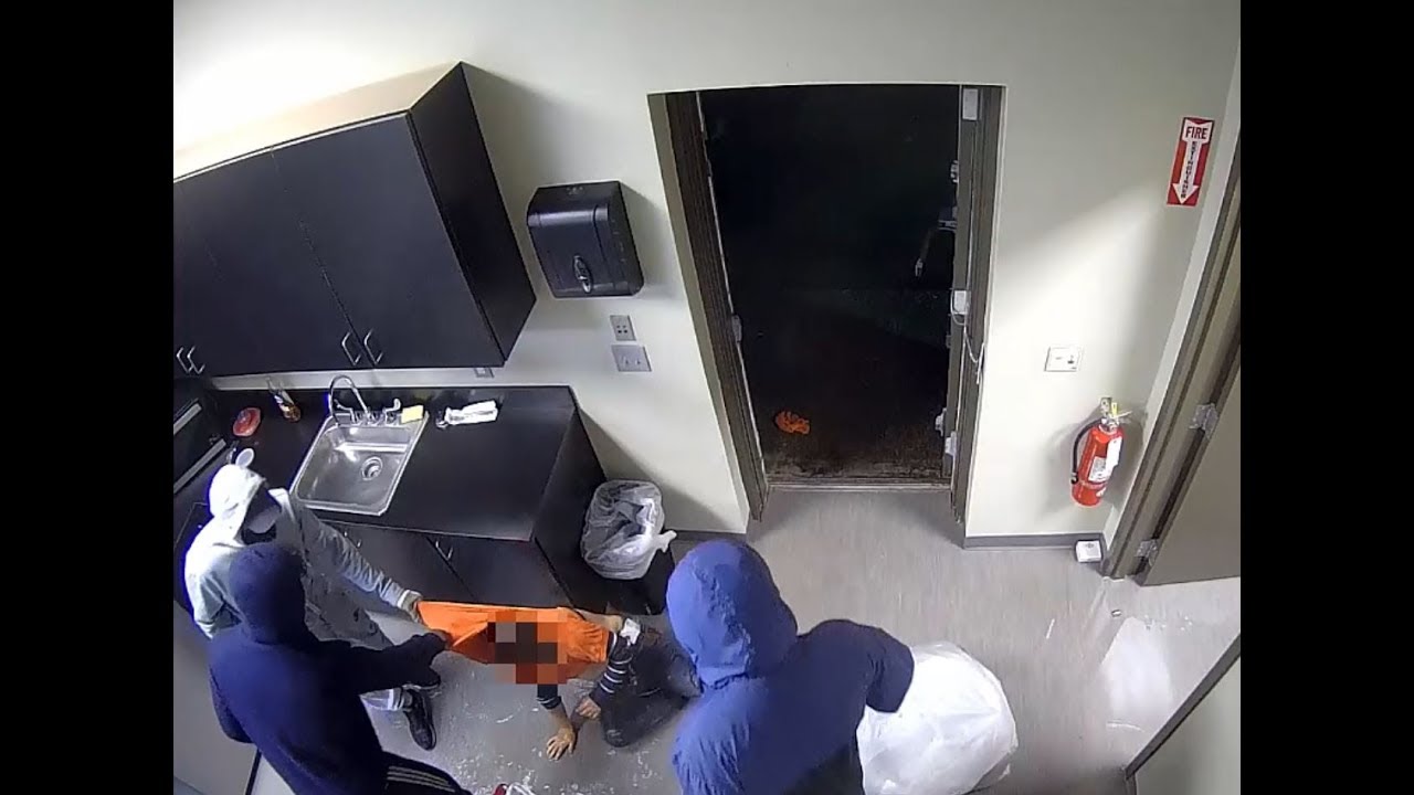 Aggravated Robbery DW  HPD case #1199268-18  10900 Gulf Freeway