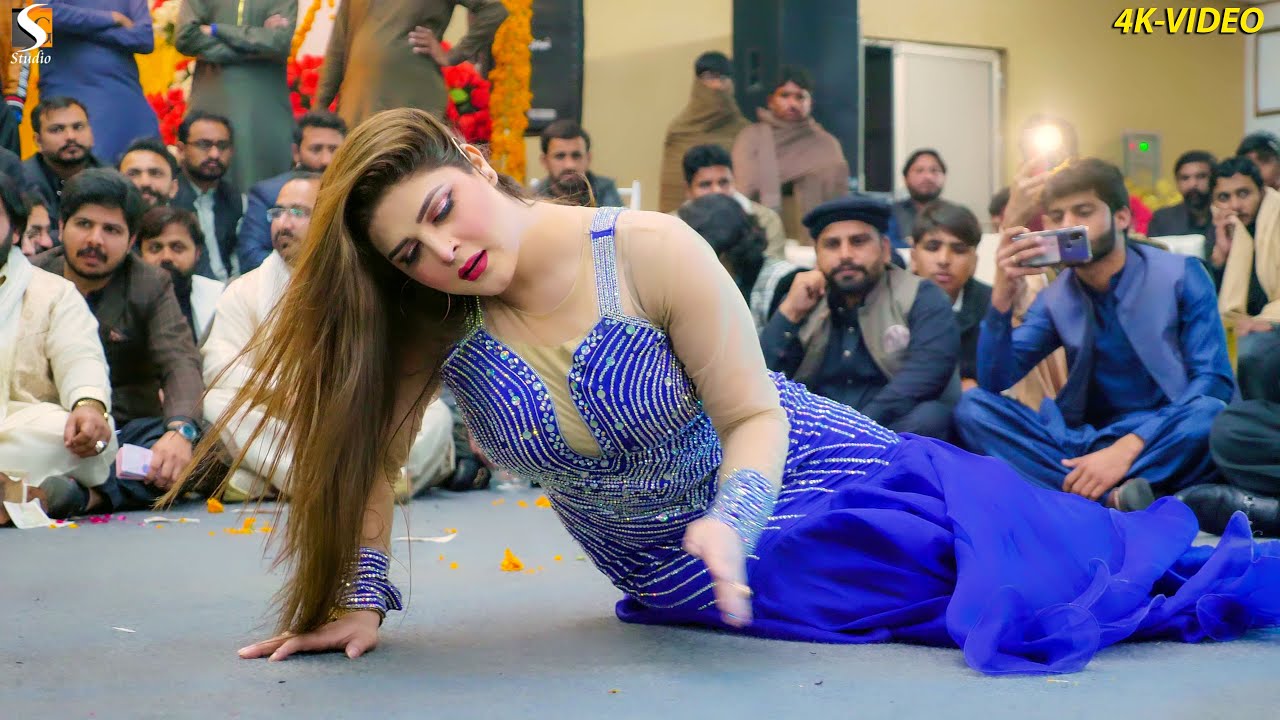 Chahat Baloch Dance Performance Bhalwal Show 2022