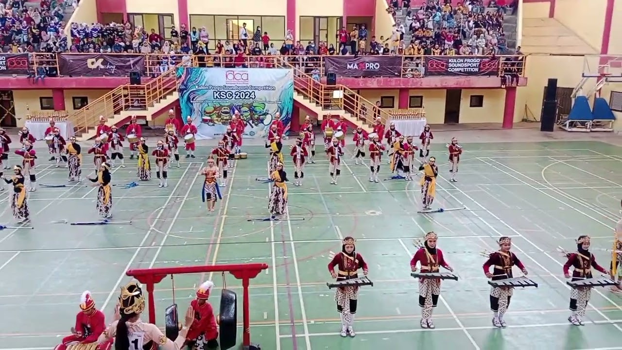 Juara 1 KSC 2024 Drumband Nada Indah SMP N 2 Lendah di GOR Cangkring