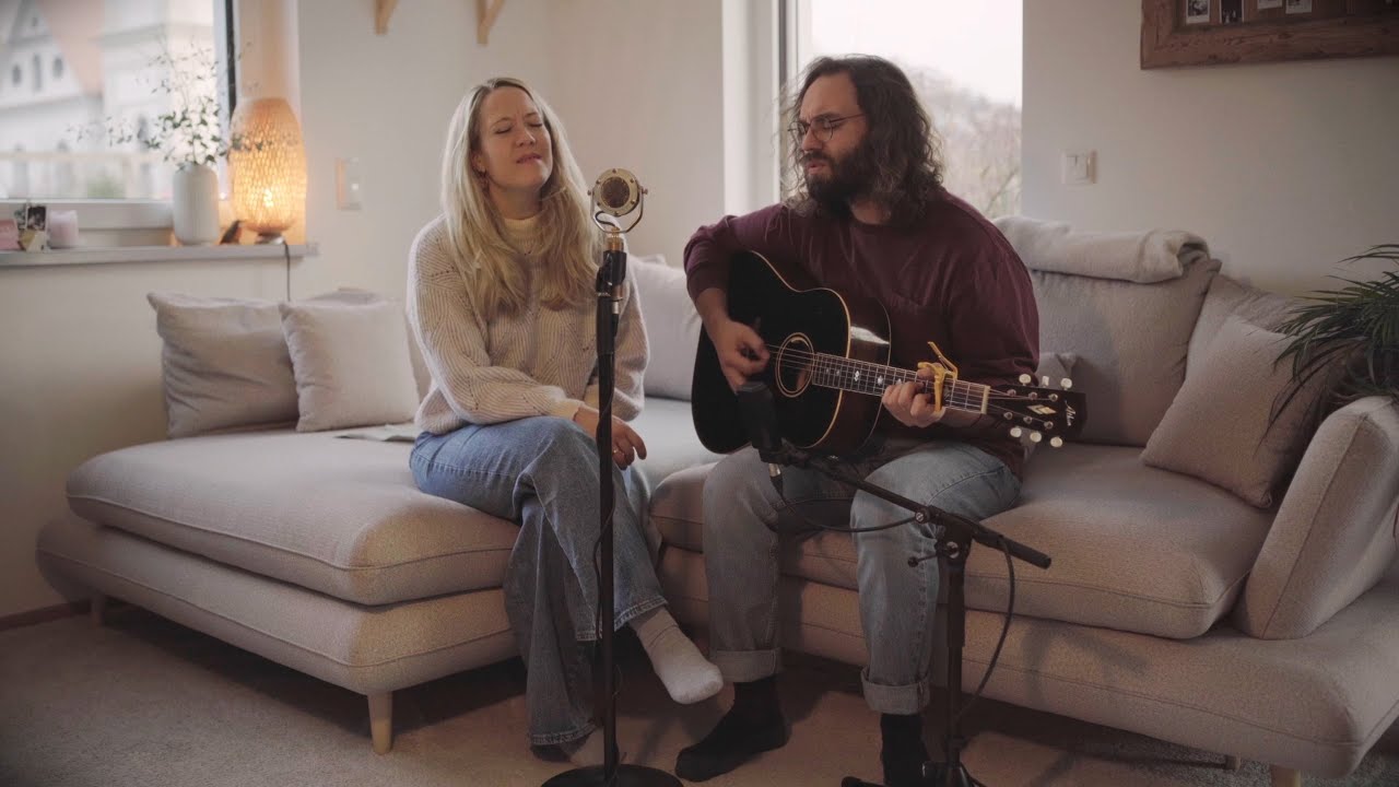 Ocie Elliott - Feeling Fine (Acoustic Cover by Flo Niebauer & Claudia Dechand)