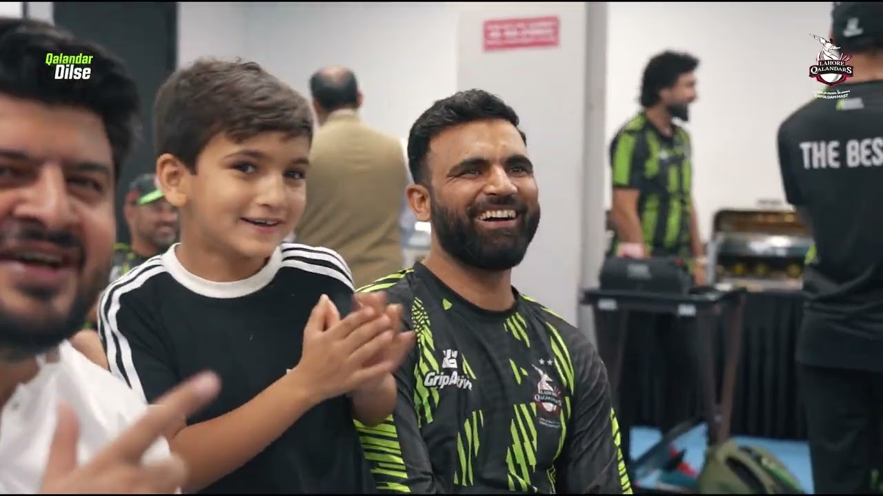 Команда «LAHORE QALANDARS» празднует победу над «Sultans»! Раздача iPhone!