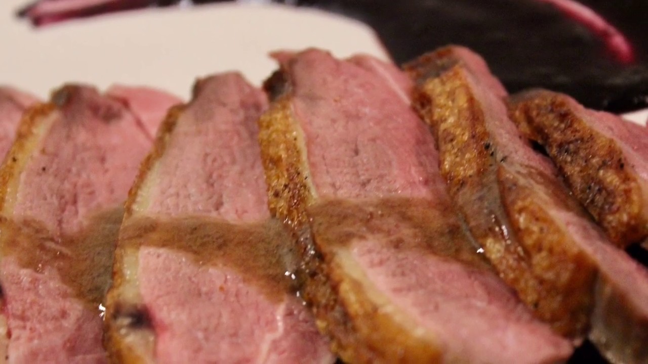 Petto d’anatra con salsa ai mirtilli