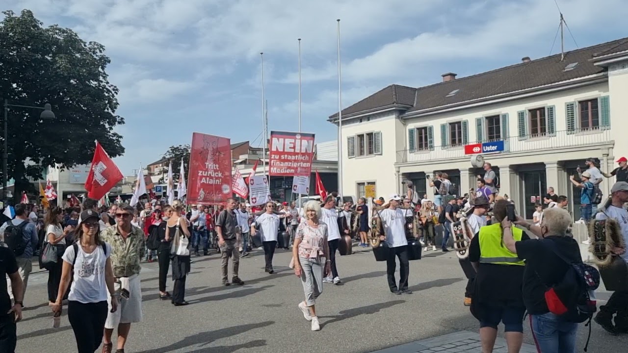Demonstration der Massnahmenskeptiker in Uster