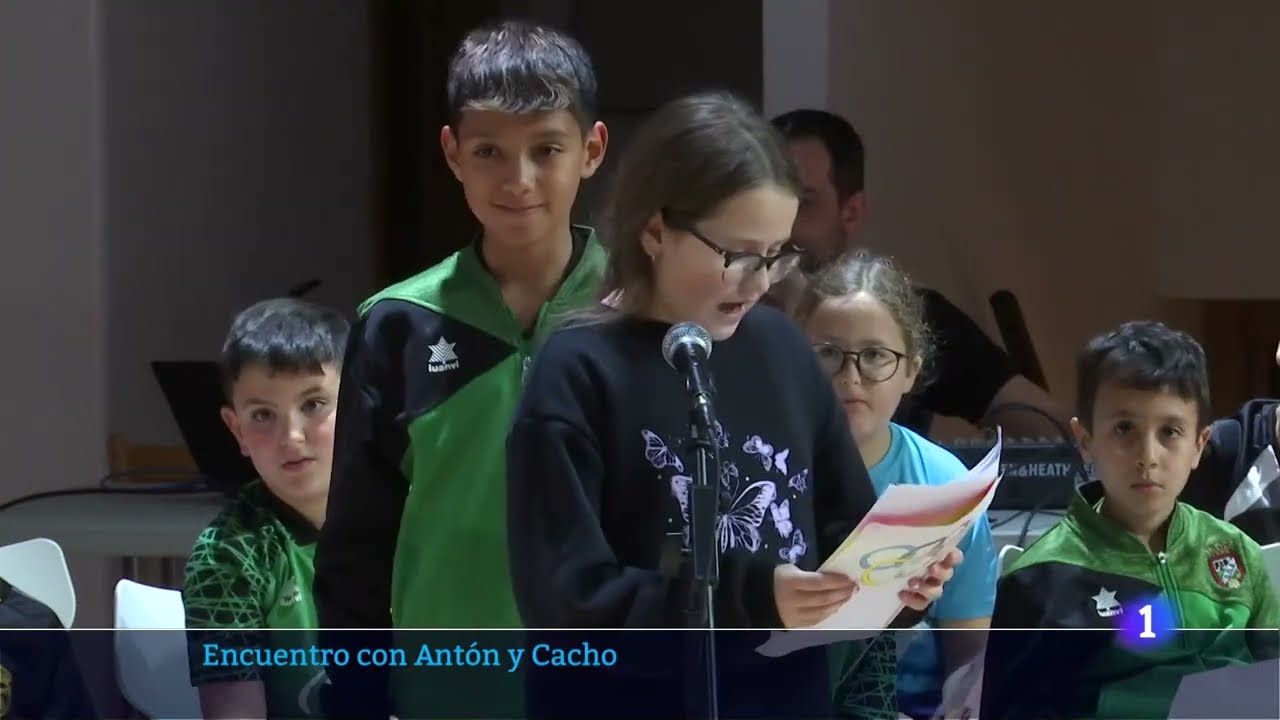 19-03-2024_CYL_Abel Antón y Fermín Cacho visitan el CEIP Sor María de Jesús de Ágreda #Soria