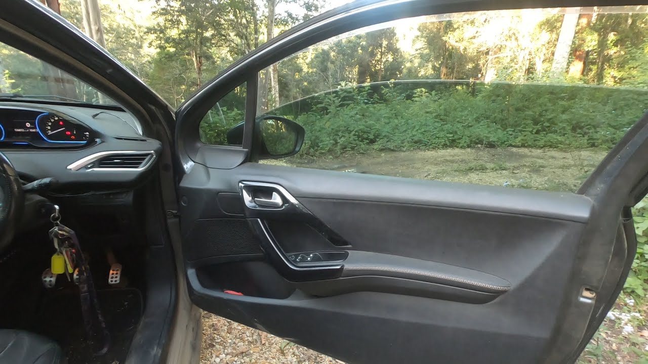 Peugeot 208 Driver's door window switch repair