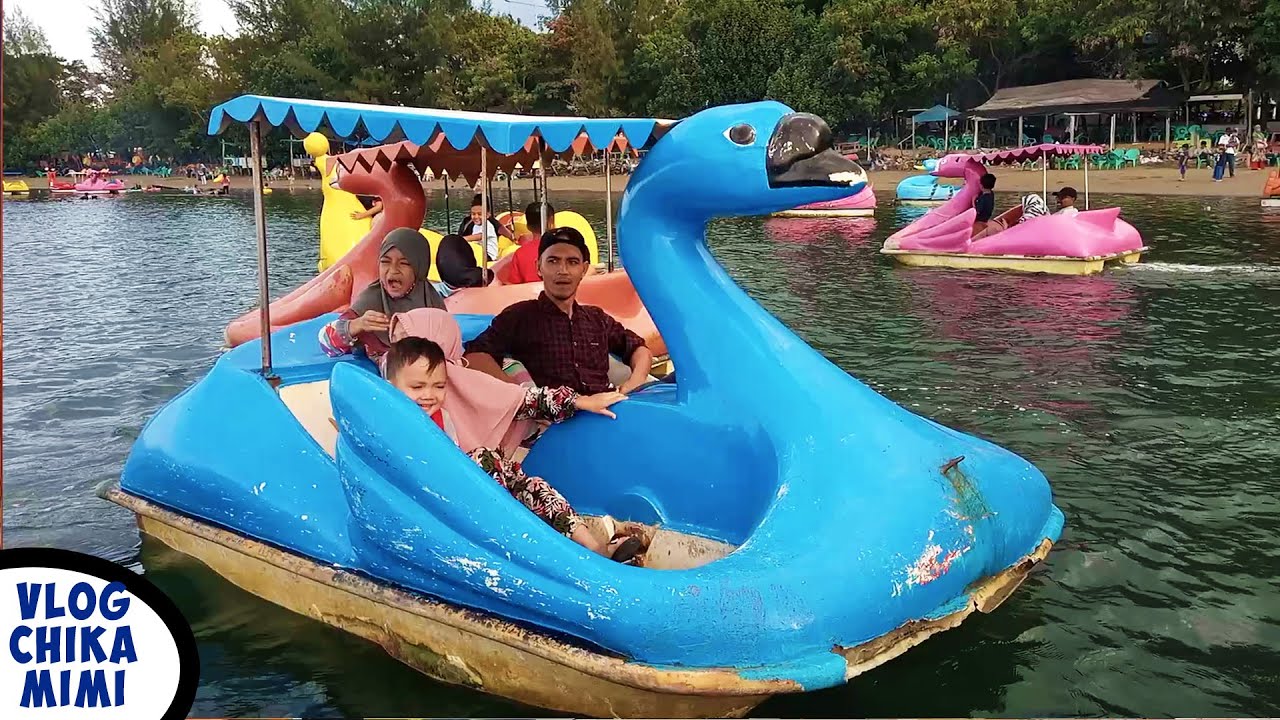 NAIK PERMAINAN BEBEK AIR DAYUNG   BEBEK GOWES DI PINGGIR PANTAI
