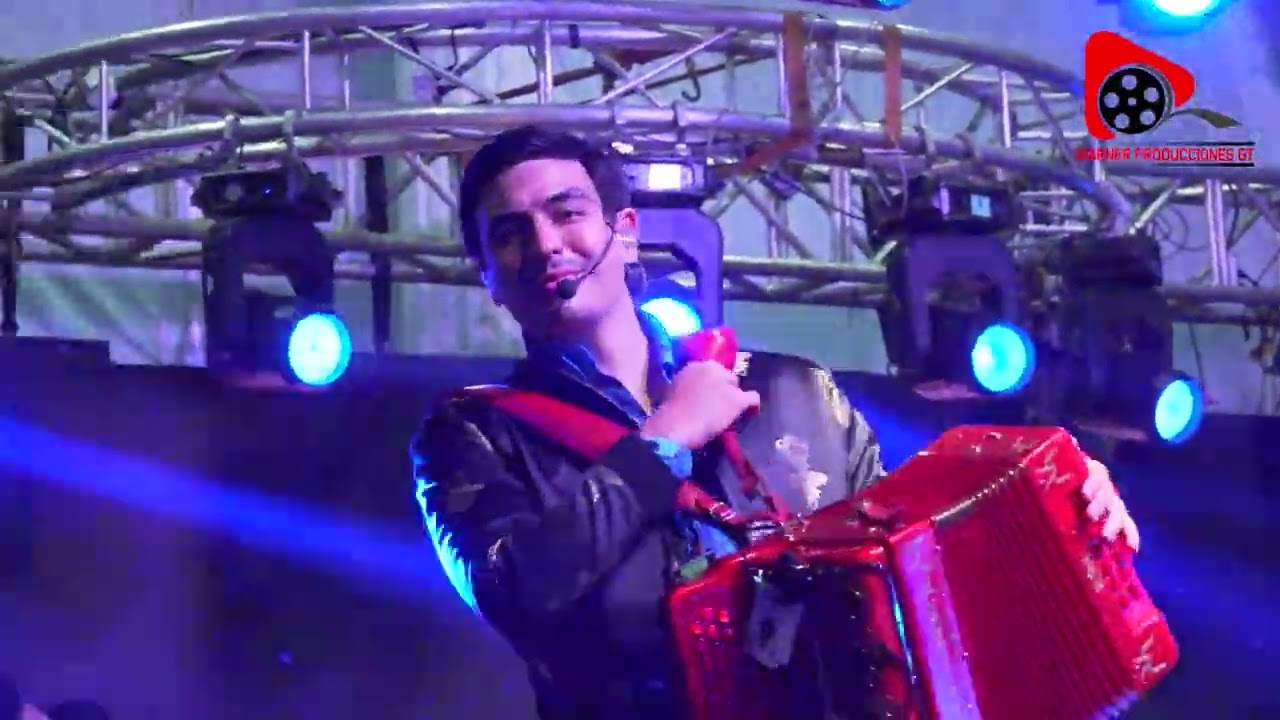 LA TUMBA FALSA /ROSITA DE OLIVO - RAUL HERNANDEZ JR