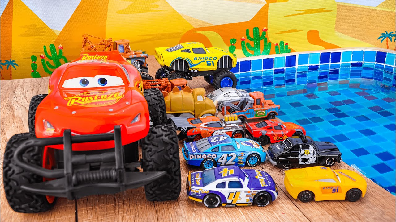 Disney Pixar Cars Unboxing Review | Disney Pixar Cars Big Rotating Rust-Eze Parking