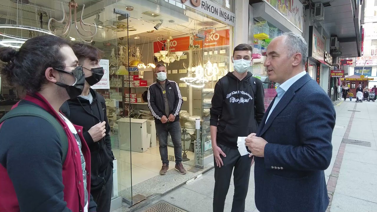 Rize Belediye Başkanımız Rahmi Metin, esnaf ve vatandaşlarla bir araya geldi.