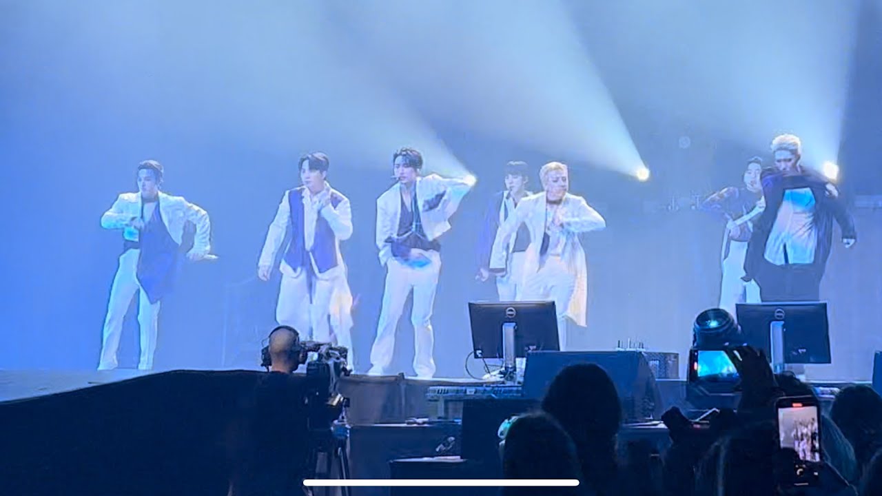ATEEZ (에이티즈) - WIN - DAY 2 PARIS 230308