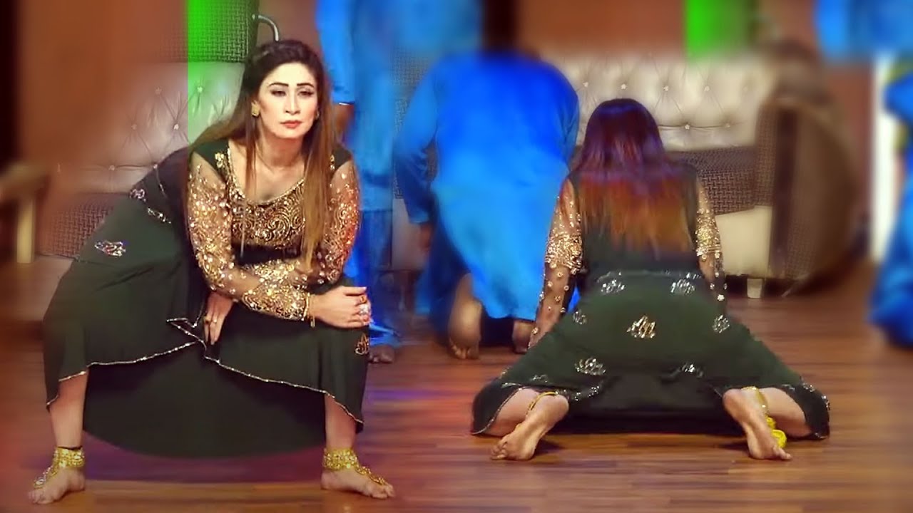 Ve Main Aap Majajan Wali - Aqsa Malik Brand New Hot Stage Performance 2024